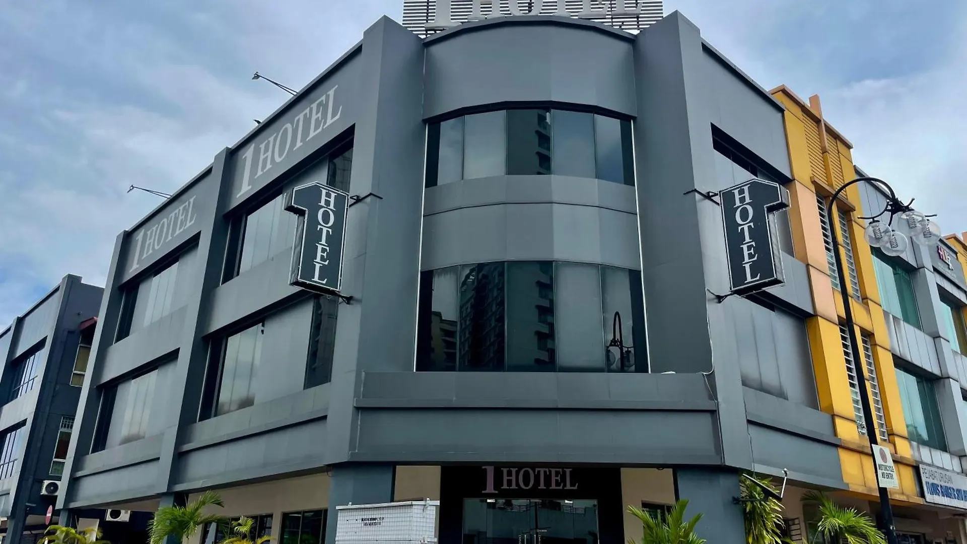 1 Hotel Kuchai Lama Kuala Lumpur 3*,  Malaysia