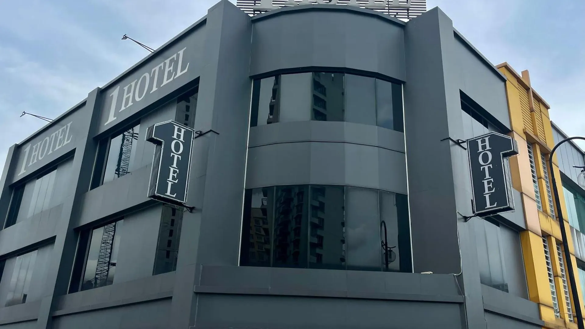 1 Hotel Kuchai Lama Kuala Lumpur